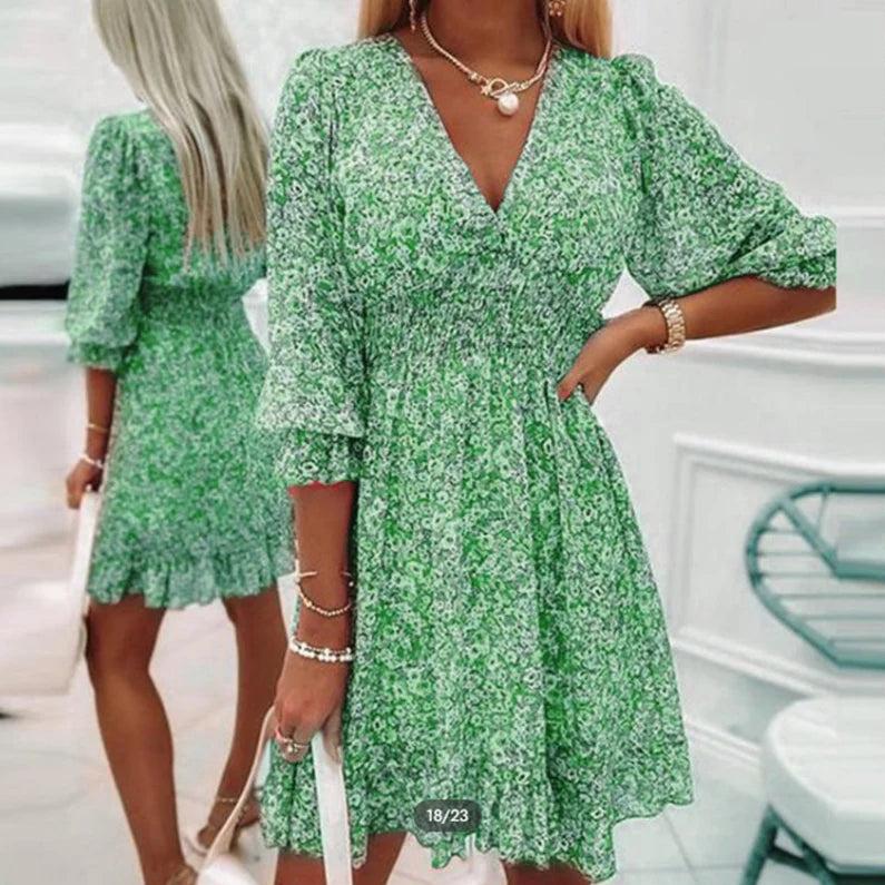 Sunna – Mini Floral V-Neck Dress with Smocked Waist