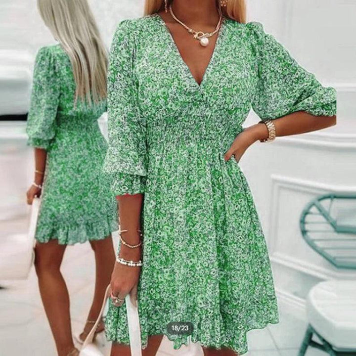 Sunna – Mini Floral V-Neck Dress with Smocked Waist