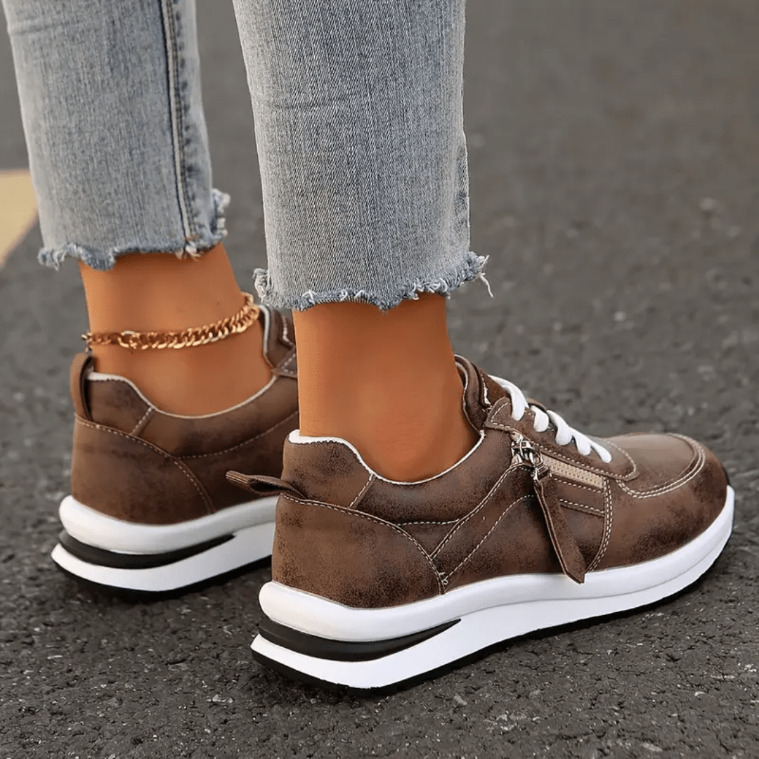 Danielle – Orthopedic Lace-Up Sneaker