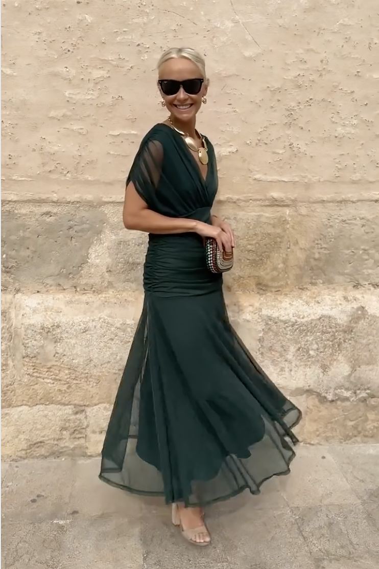 Mela – V-Neck Maxi Dress with Drop Shoulders