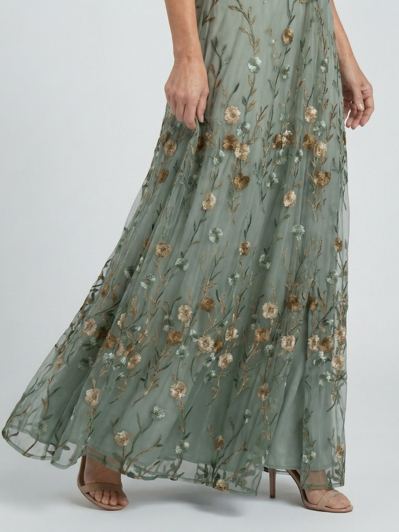Selora | Flowy Floral Maxi Dress