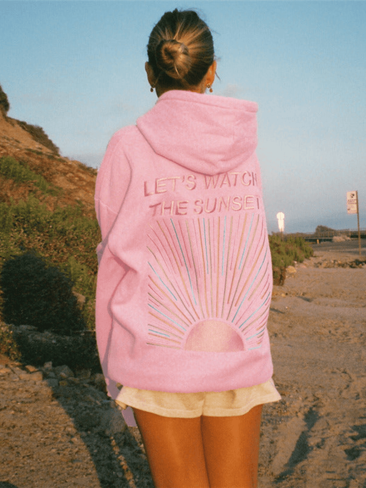 Dakota – Relaxed-Fit Graphic Hoodie