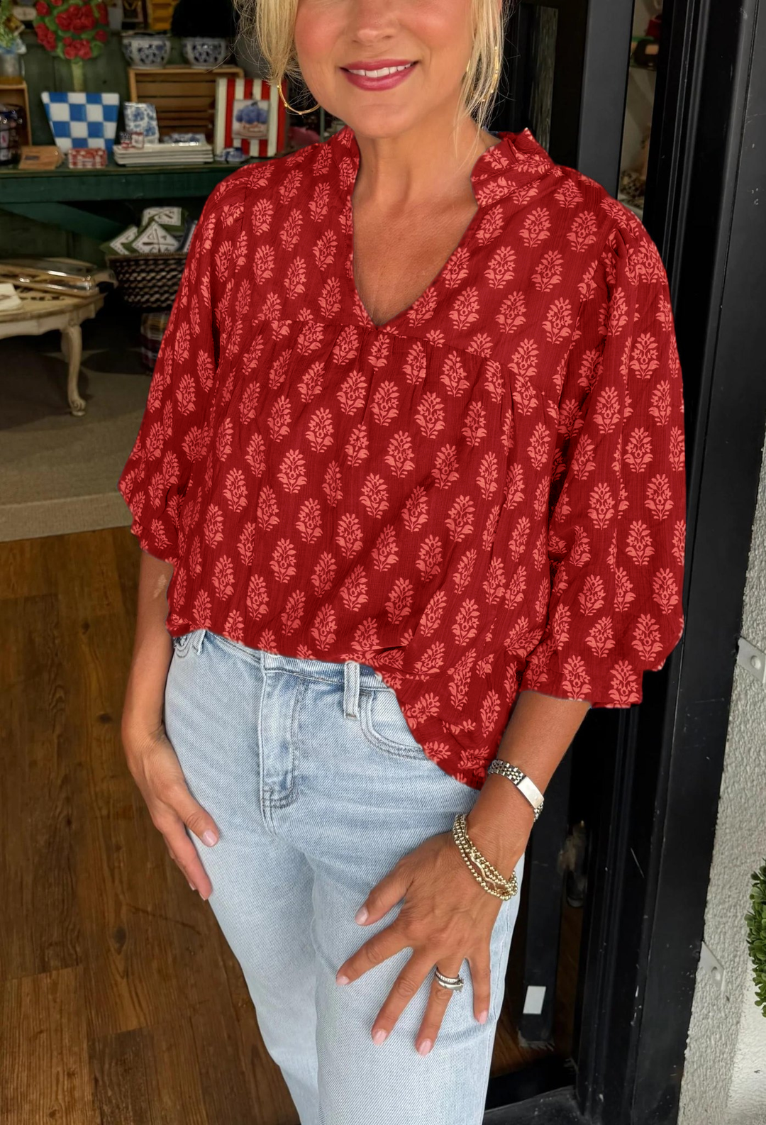 Alira – Patterned V-Neck Blouse with Three-Quarter Sleeves