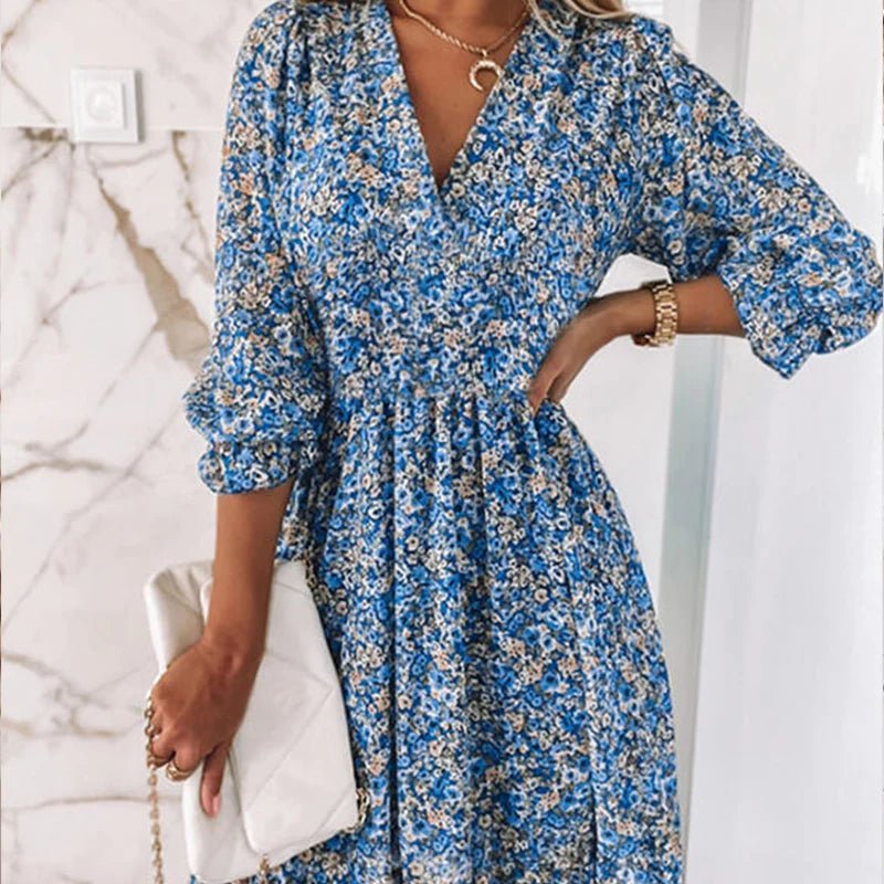 Sunna – Mini Floral V-Neck Dress with Smocked Waist