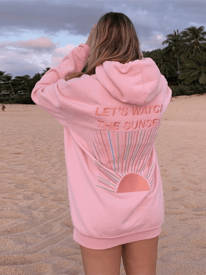 Dakota – Relaxed-Fit Graphic Hoodie