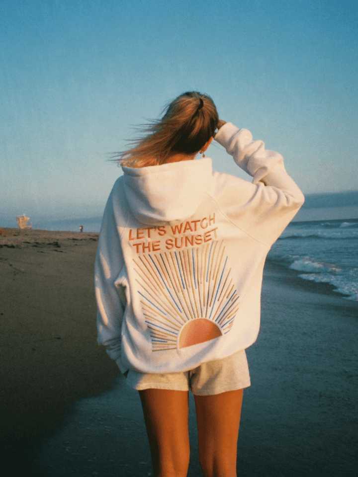 Dakota – Relaxed-Fit Graphic Hoodie