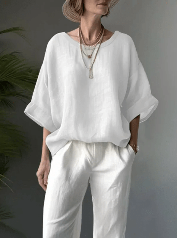 Ava – Relaxed Casual Round-Neck Blouse