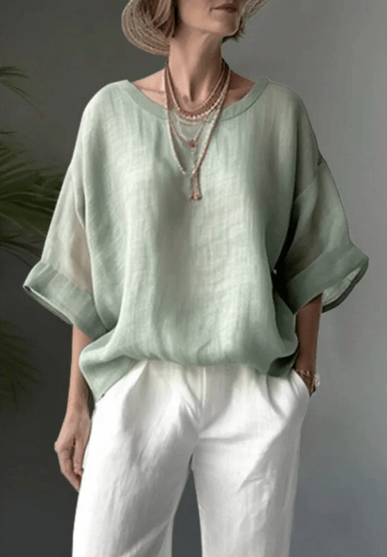 Ava – Relaxed Casual Round-Neck Blouse