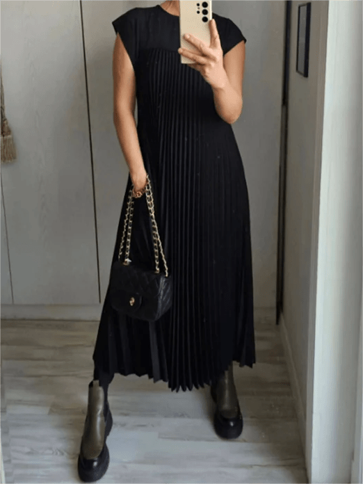 Sandra – Pleated Maxi Dress with Pockets
