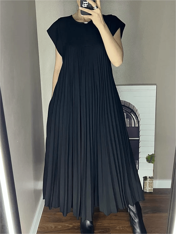 Sandra – Pleated Maxi Dress with Pockets