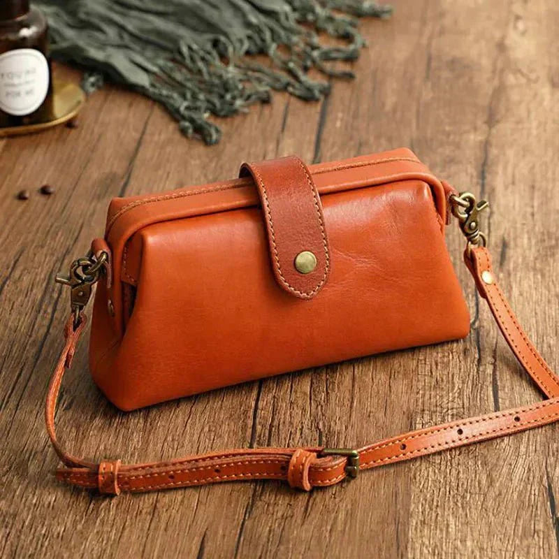 Eclipse Charm – Leather Shoulder Bag with Doctor&