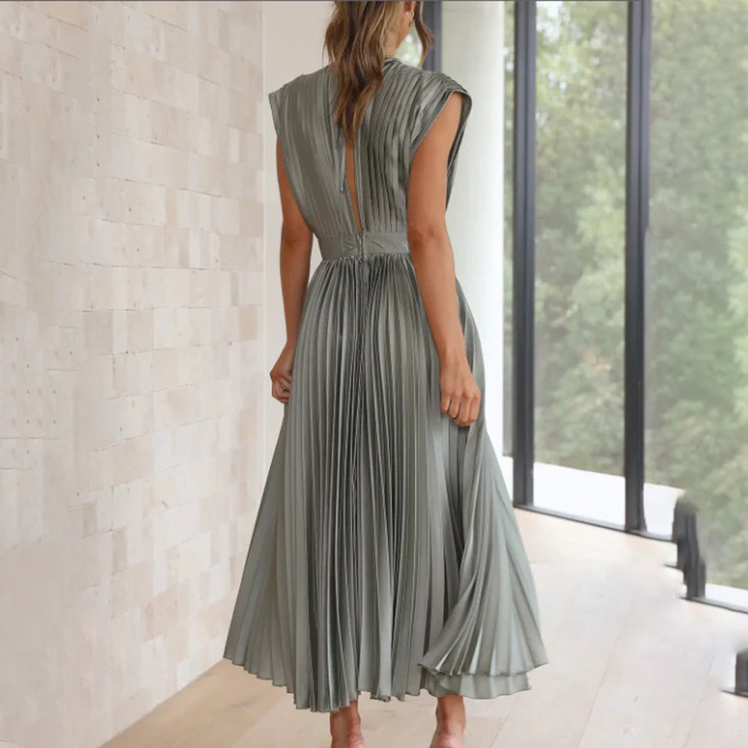 Maren | Pleated Midi Dress with V-Neck