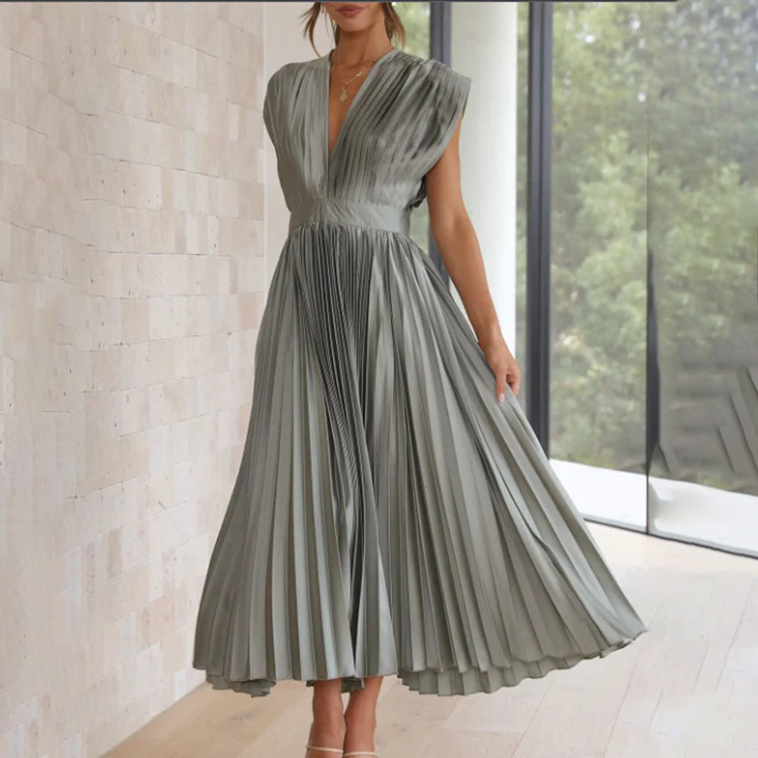 Maren | Pleated Midi Dress with V-Neck