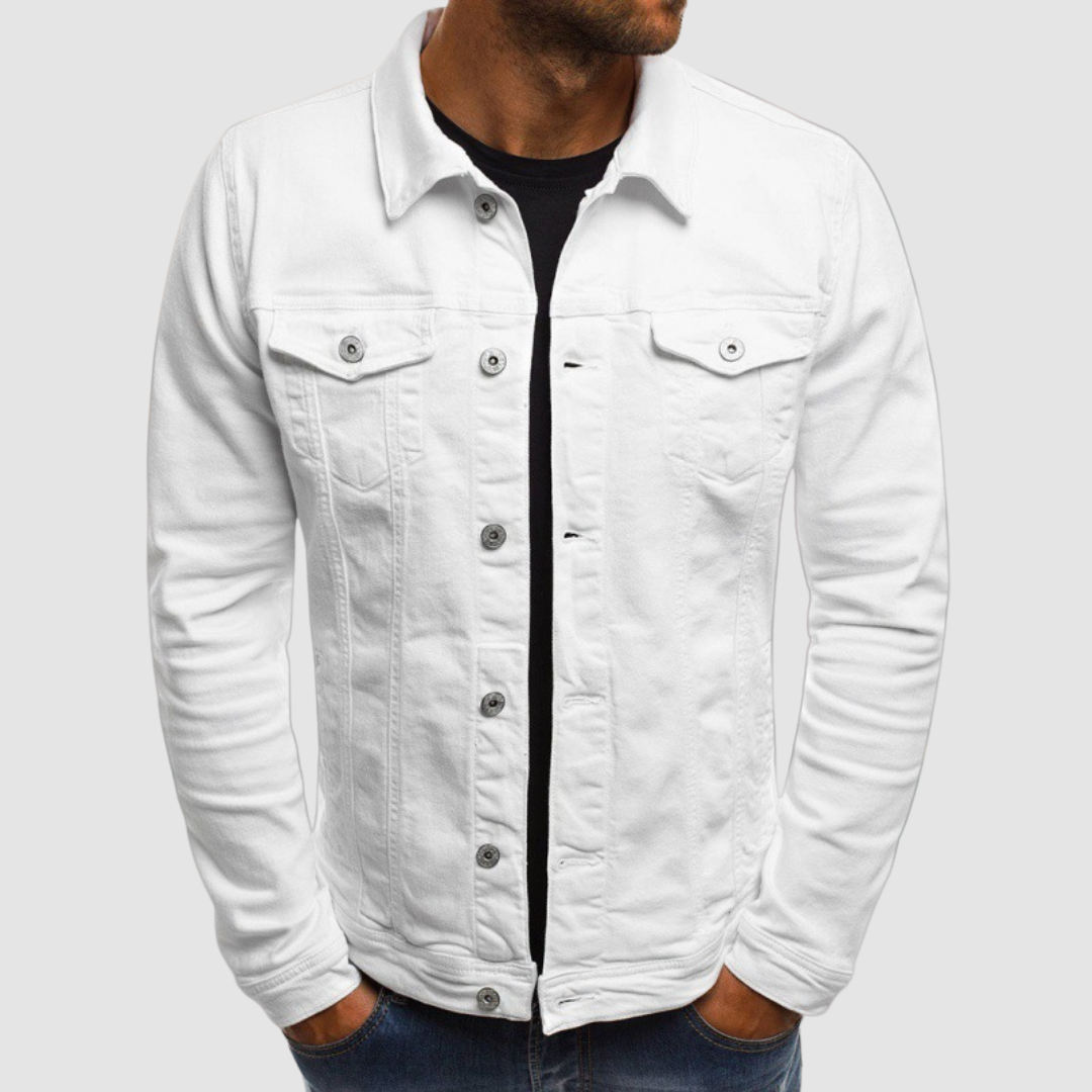 Model wearing a white jacket with button closure and chest pockets, paired with a black shirt, against a gray background.