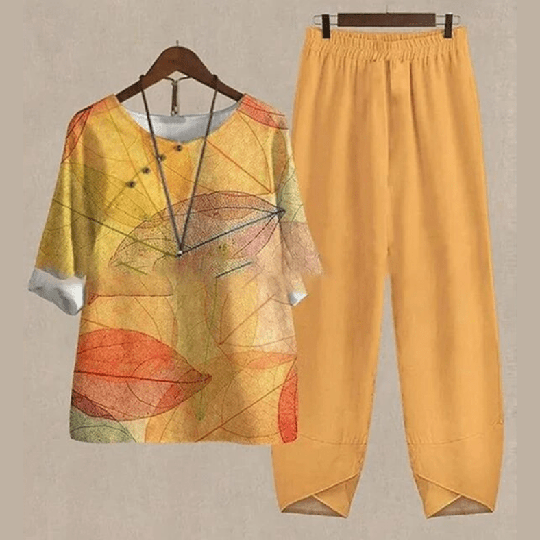 Margot – Tailored Two-Piece Set with Half Sleeves