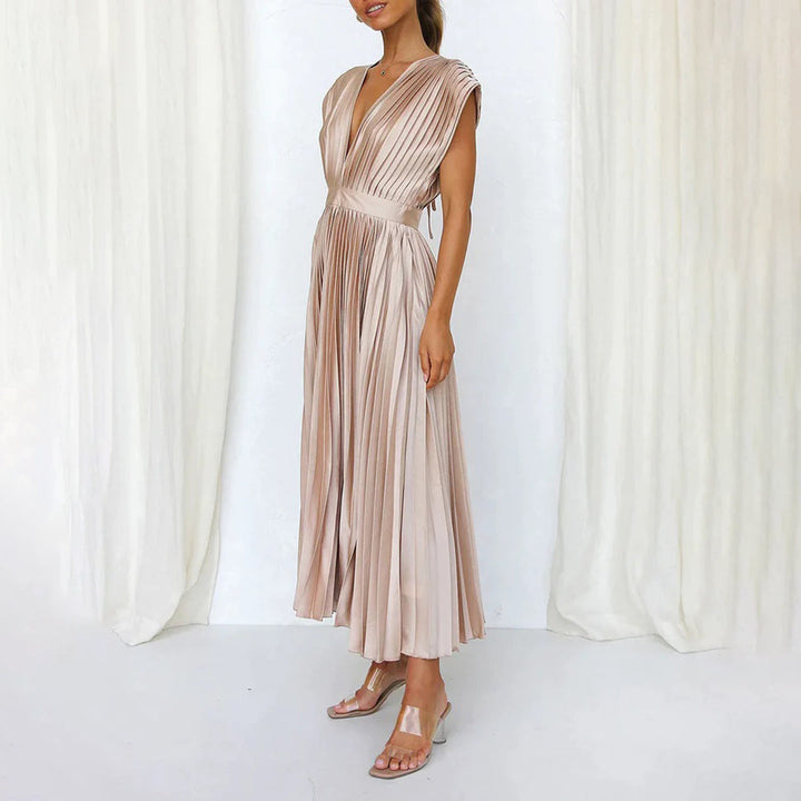 Maren | Pleated Midi Dress with V-Neck