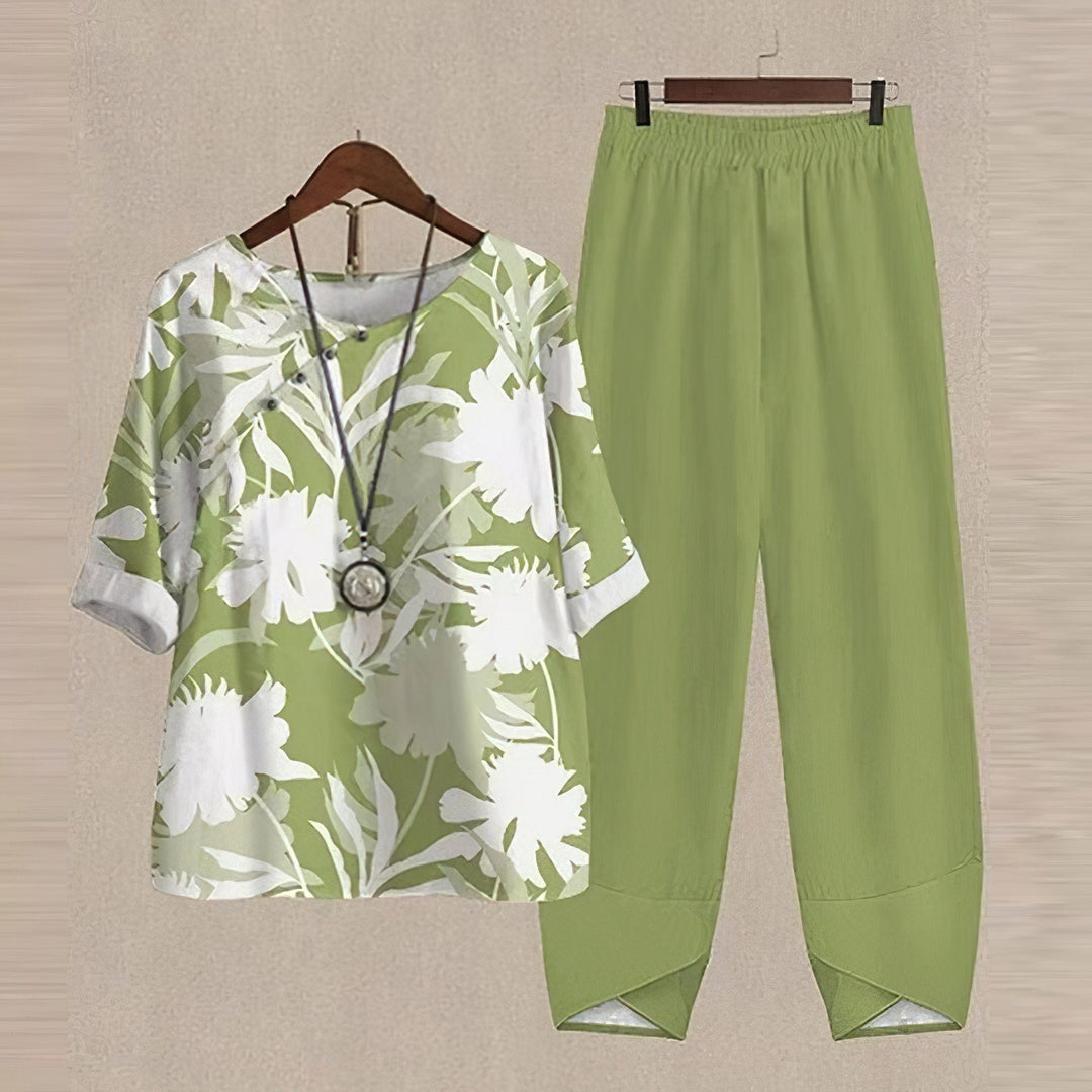 Margot – Tailored Two-Piece Set with Half Sleeves