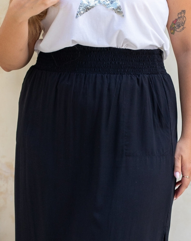 Darcy – Maxi Skirt with High-Rise Elastic Waist