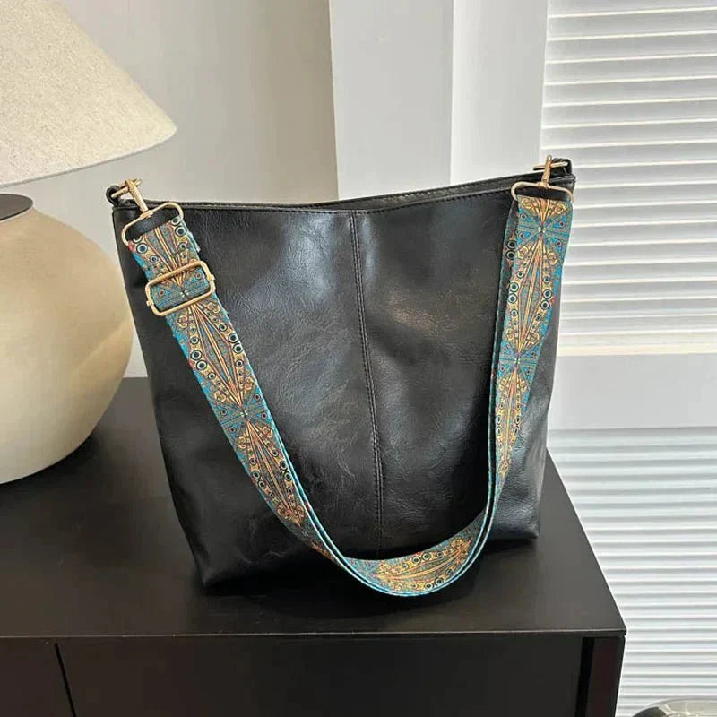 Tyla – Urban Heritage Shoulder Bag