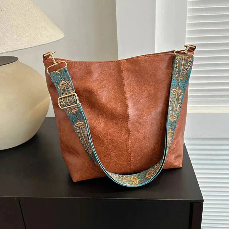 Tyla – Urban Heritage Shoulder Bag