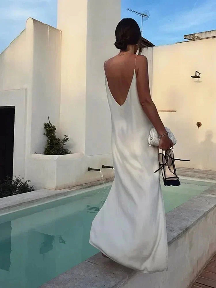 Tamati – Backless V-Neck Split Maxi Dress