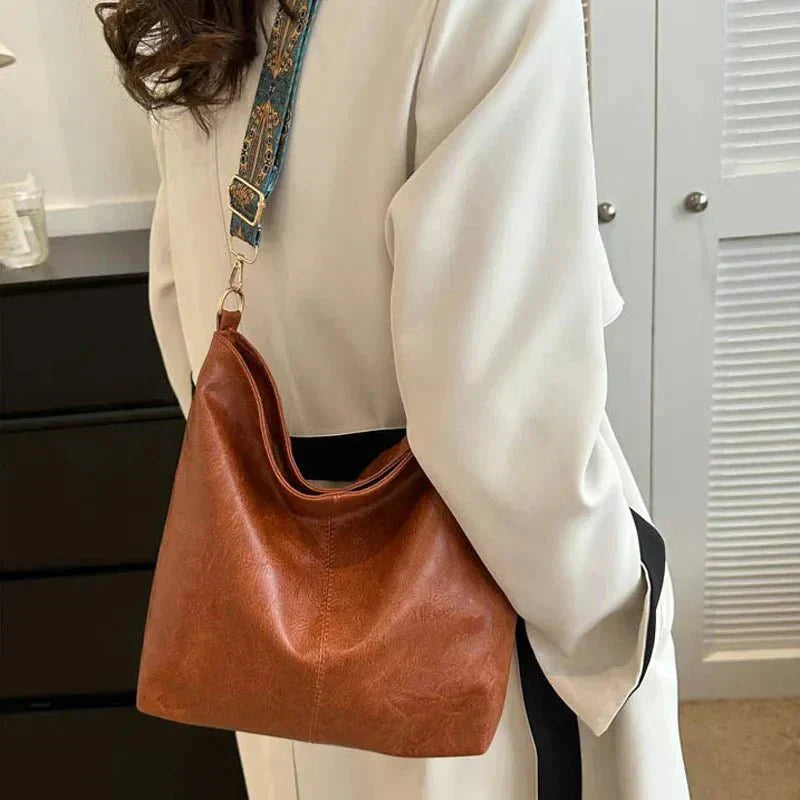 Tyla – Urban Heritage Shoulder Bag