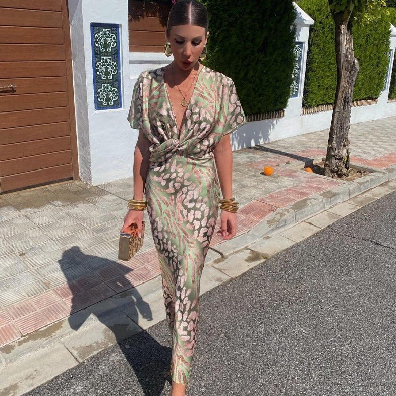 Palmera – Twisted V-Neck Printed Maxi Dress