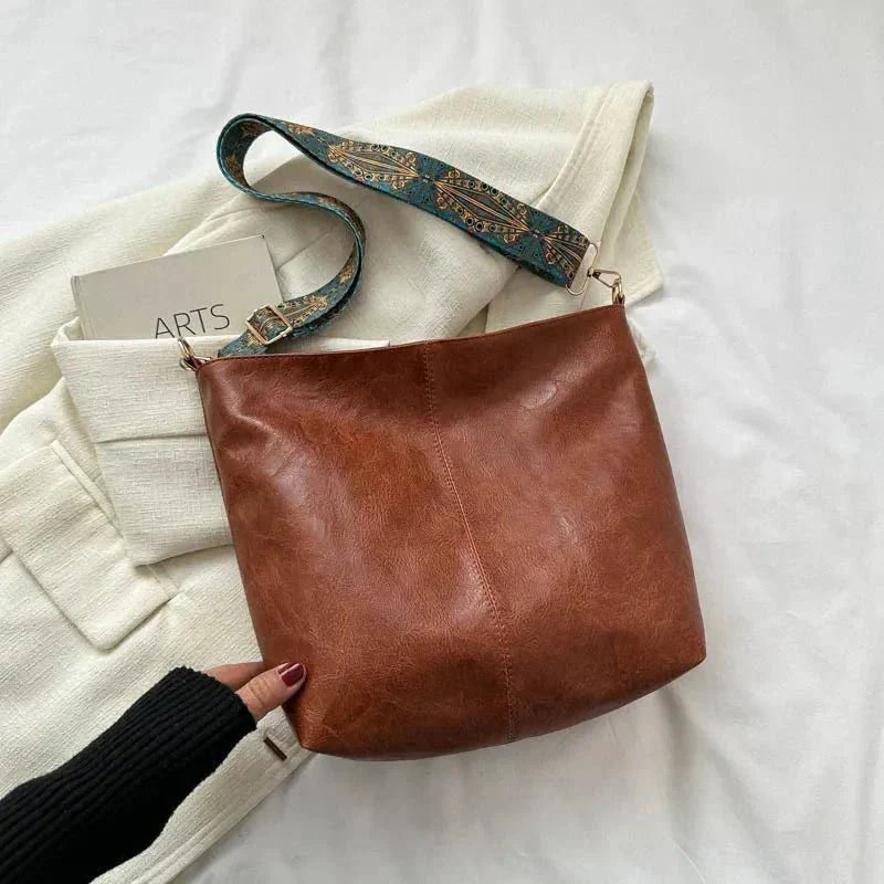 Tyla – Urban Heritage Shoulder Bag