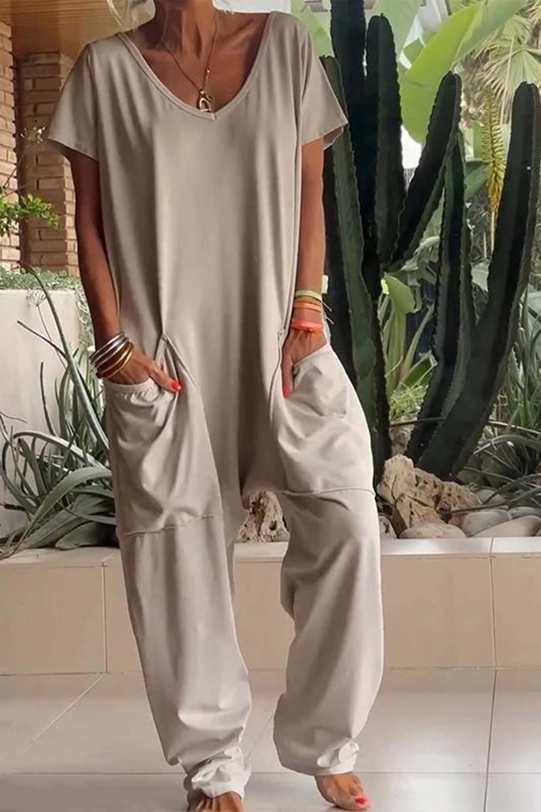Serena – Wide-Leg V-Neck Jumpsuit