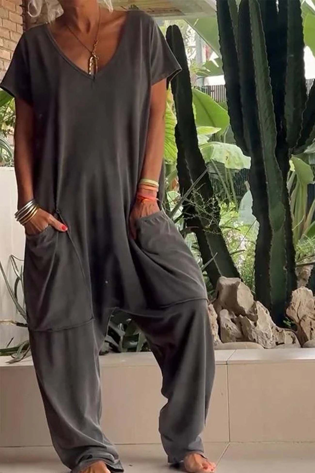 Serena – Wide-Leg V-Neck Jumpsuit