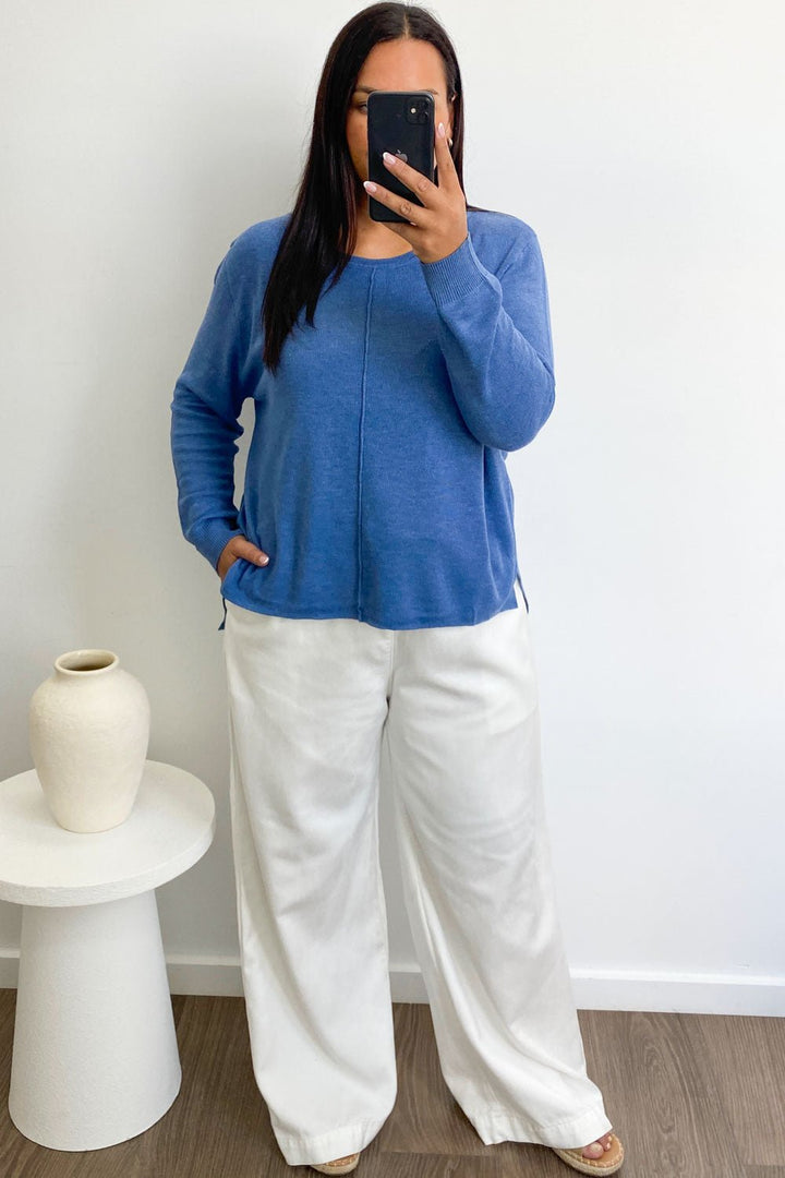 Vana – Knit Top with Side Split
