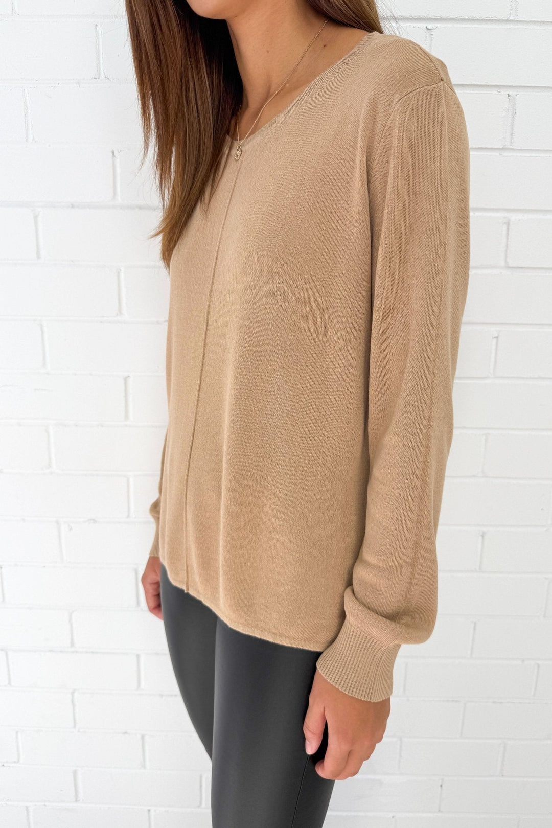 Vana – Knit Top with Side Split