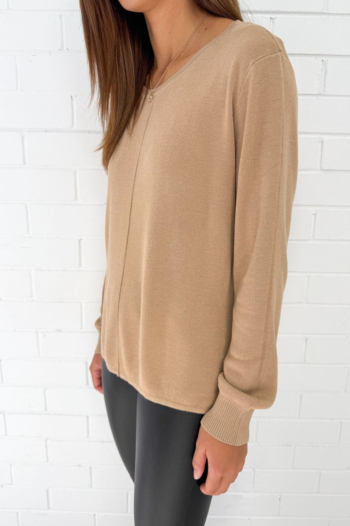 Vana – Knit Top with Side Split