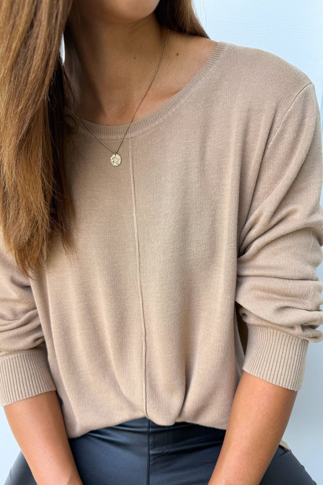 Vana – Knit Top with Side Split
