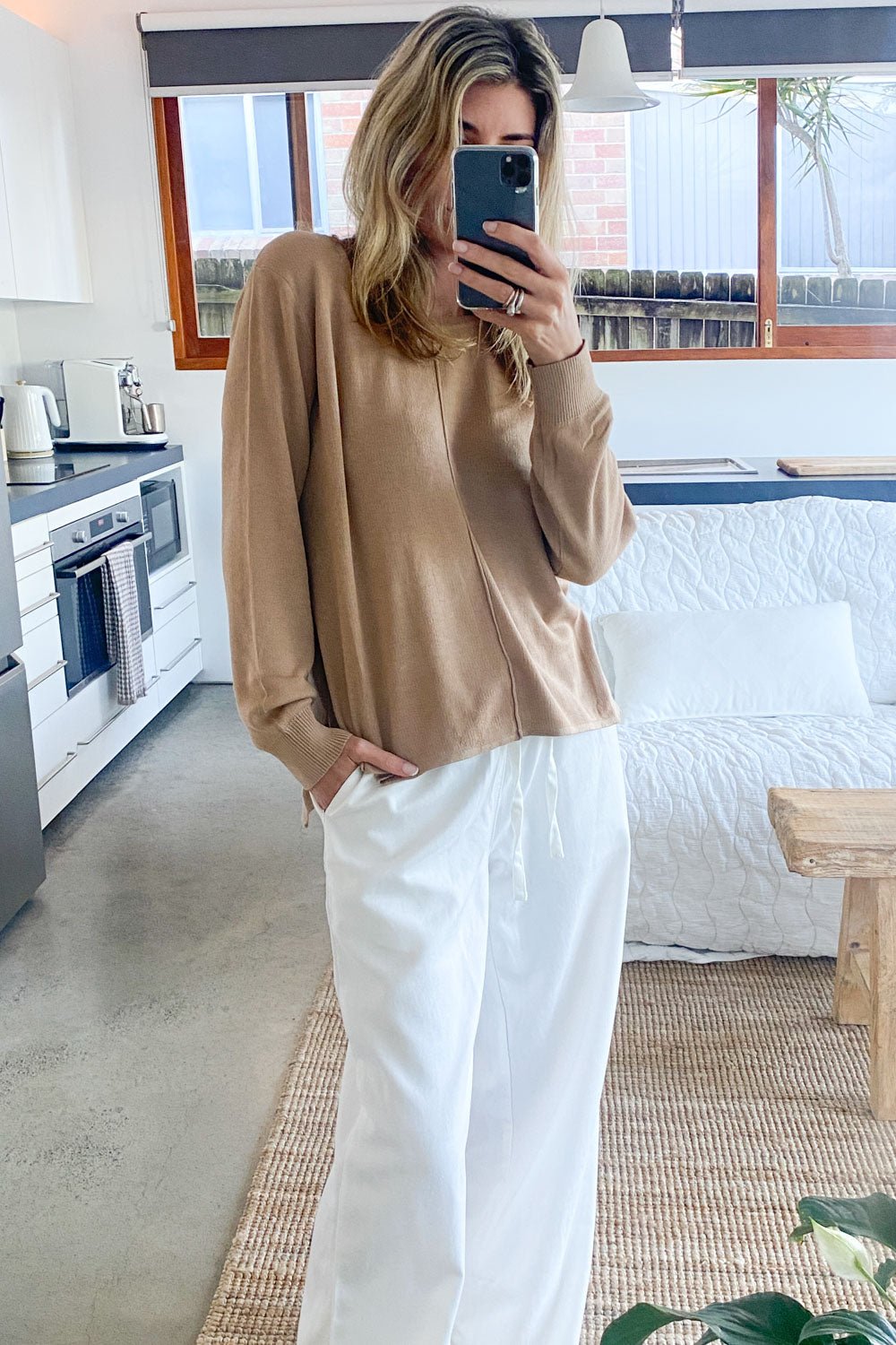 Vana – Knit Top with Side Split