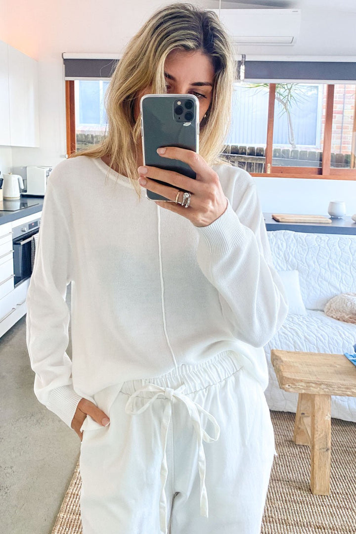 Vana – Knit Top with Side Split