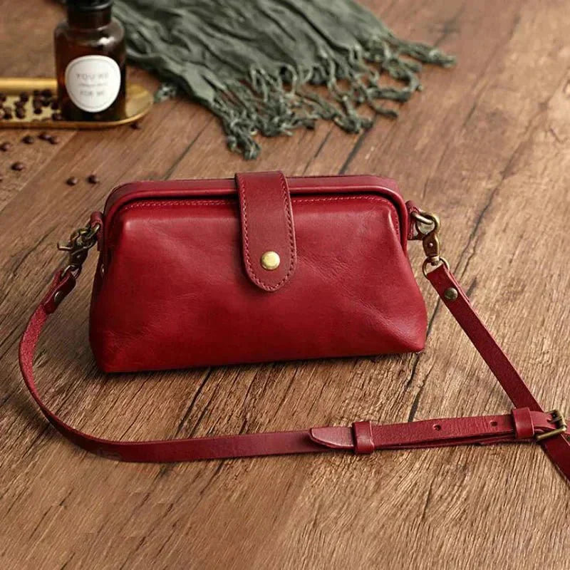 Eclipse Charm – Leather Shoulder Bag with Doctor&