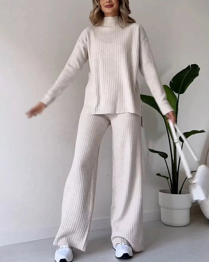 Iris – Slit Two-Piece Set with Relaxed Fit