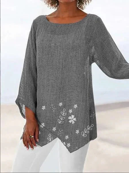 Luisa – Floral Plus Size V-Neck Blouse