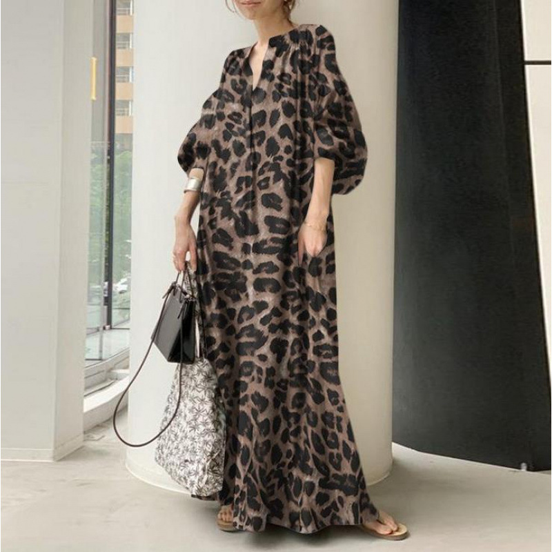Alice – Maxi Shift Dress with Leopard Print V-Neck