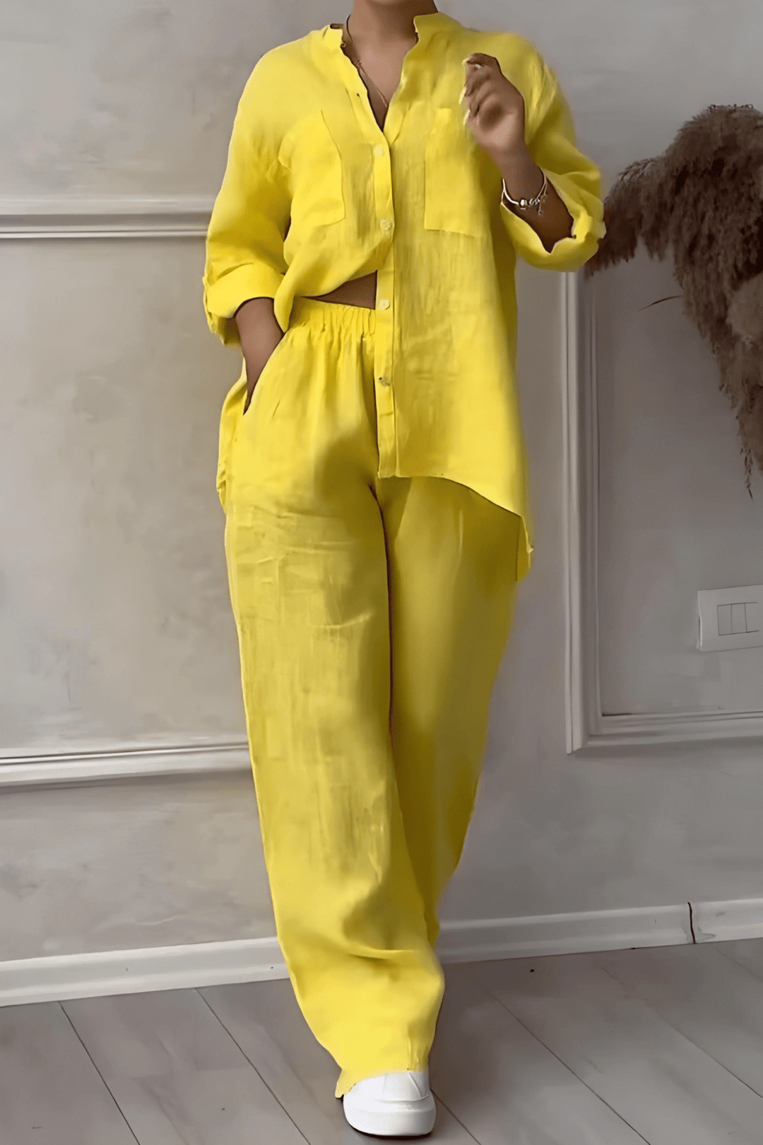 Amma – Two-Piece Set with Wide-Leg Pants