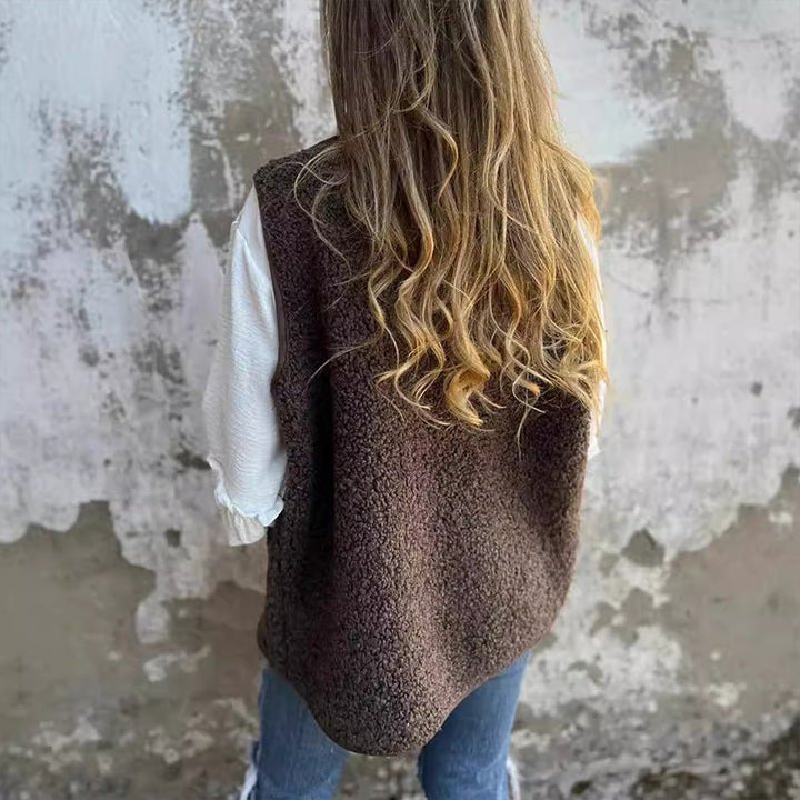 Mika – Sleeveless Button-Front Cardigan