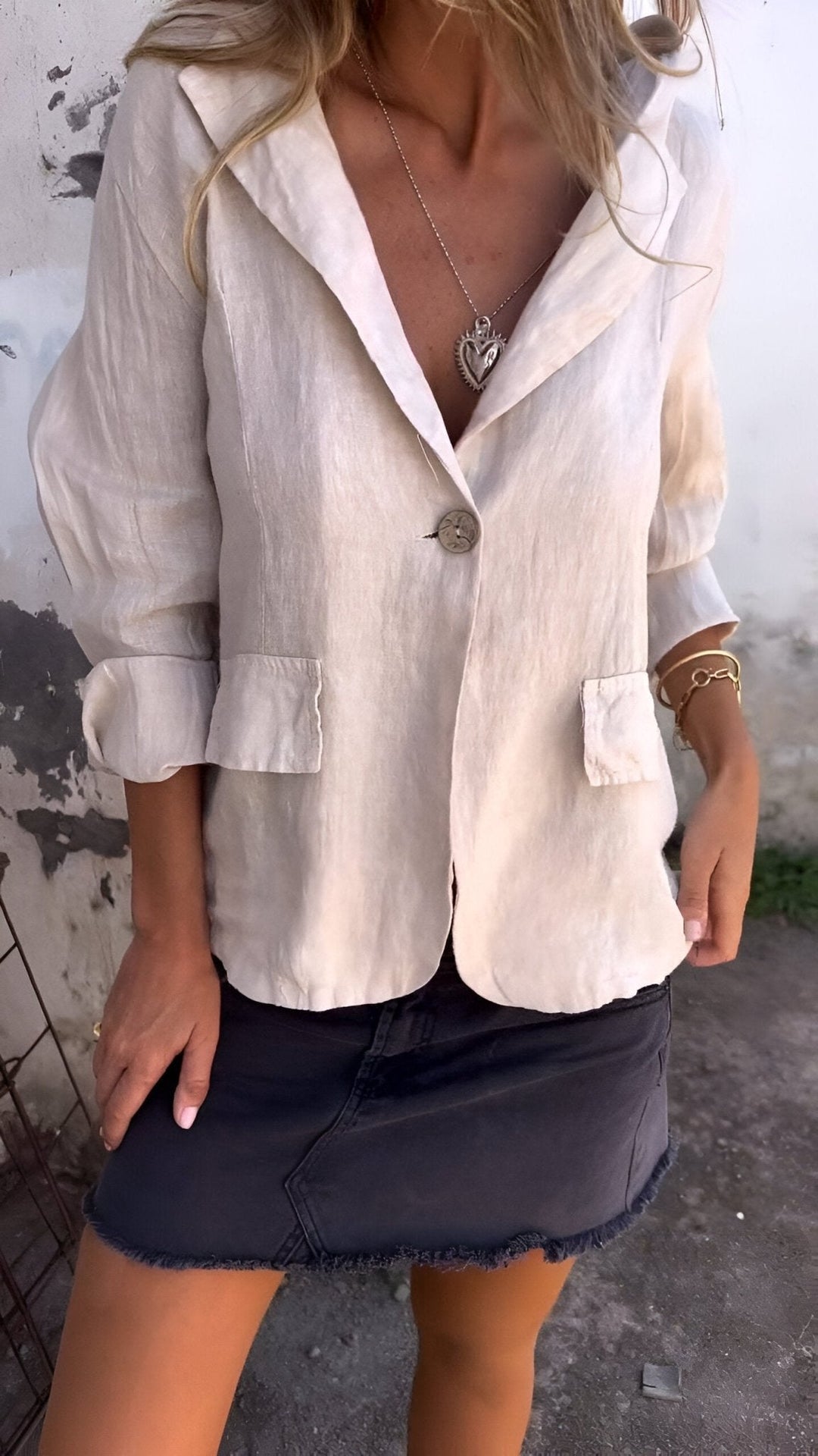 Bowi – Minimalist Sleeveless Top