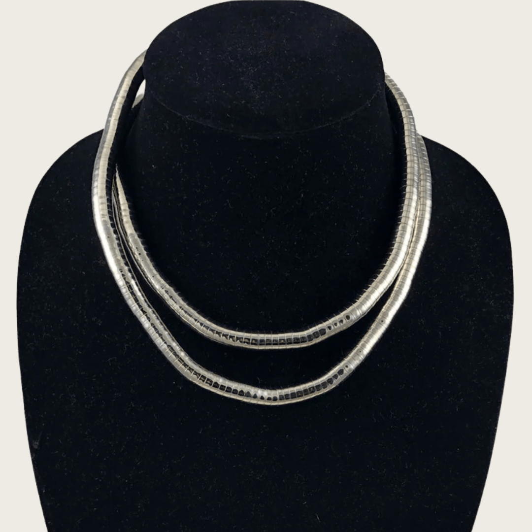 Tiffany – Flexible Loop Necklace