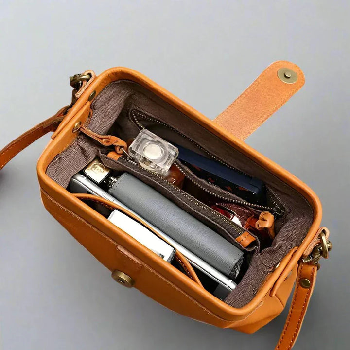 Eclipse Charm – Leather Shoulder Bag with Doctor&